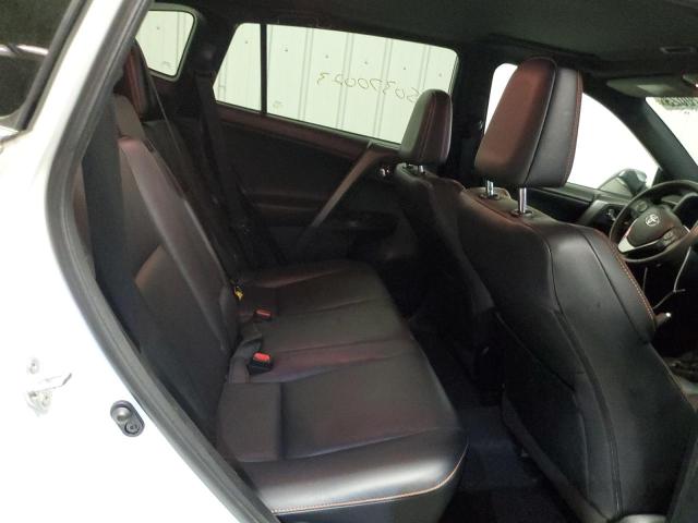 Photo 11 from auction – 2017 TOYOTA RAV4 SE with VIN 2T3JFREV5HW649585