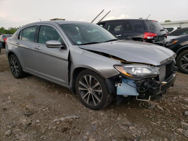 Foto 4 de la subasta – 2014 CHRYSLER 200 LIMITE con VIN 1C3CCBCGXEN153606