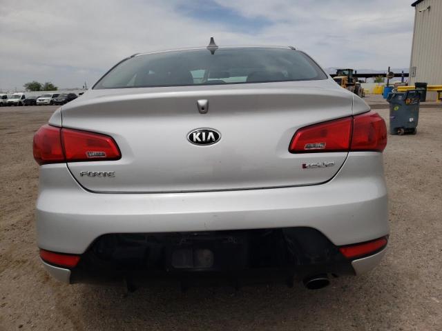 Foto 6 de la subasta – 2016 KIA FORTE EX con VIN KNAFX6A87G5658146