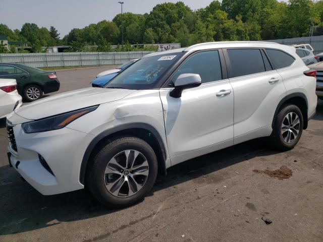 TOYOTA HIGHLANDER 2023 with VIN 5TDKDRBH7PS020855 - Photo from auction