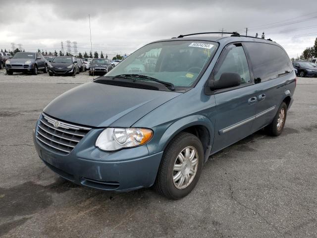 CHRYSLER TOWN & COU 2005 with VIN 2C4GP54L05R157858 - Photo from auction