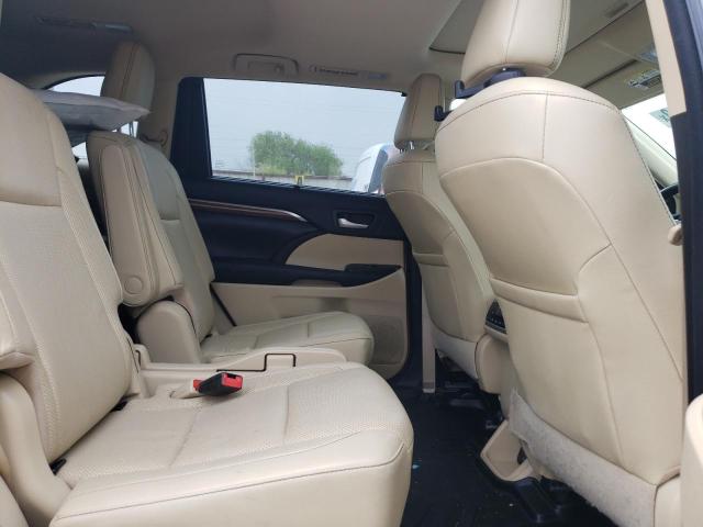 Photo 11 from auction – 2017 TOYOTA HIGHLANDER with VIN 5TDYZRFH2HS208545