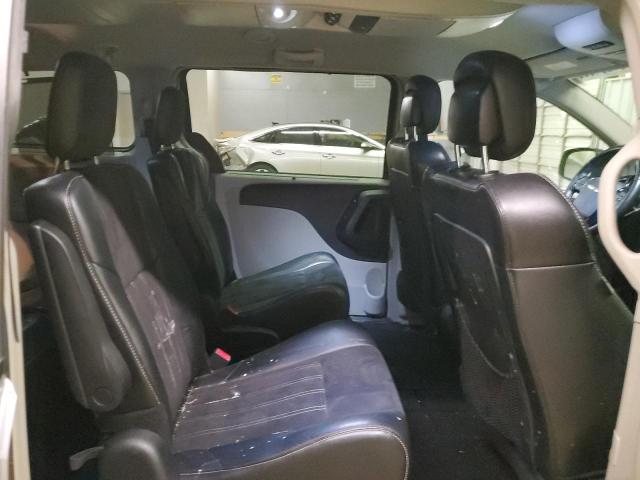 Photo 11 from auction – 2014 CHRYSLER TOWN & COU with VIN 2C4RC1CG2ER303758