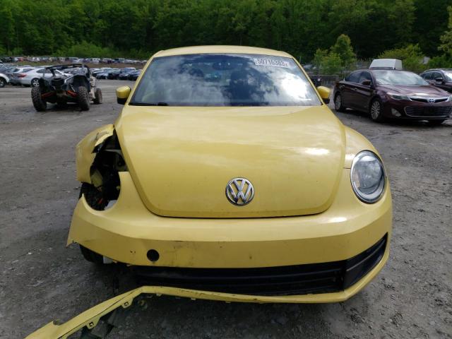 Photo 5 from auction – 2012 VOLKSWAGEN BEETLE with VIN 3VWJP7AT2CM625578