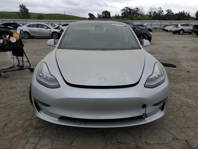 Photo 5 from auction – 2018 TESLA MODEL 3 with VIN 5YJ3E1EA5JF013562