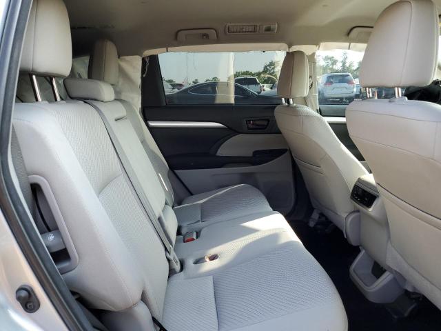 Photo 11 from auction – 2018 TOYOTA HIGHLANDER with VIN 5TDBZRFH0JS904087