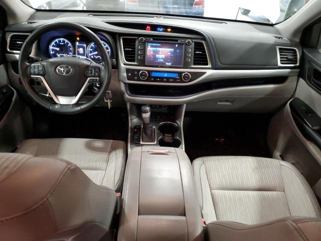 Photo 8 from auction – 2017 TOYOTA HIGHLANDER with VIN 5TDBZRFHXHS421829