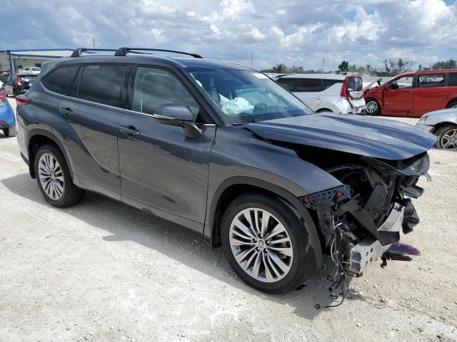 Photo 4 from auction – 2020 TOYOTA HIGHLANDER with VIN 5TDFZRBH1LS052911