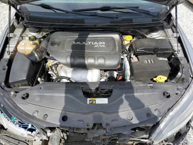 Photo 11 from auction – 2015 CHRYSLER 200 LIMITE with VIN 1C3CCCAB3FN740275