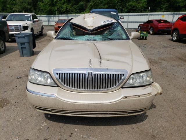 Photo 5 from auction – 2003 LINCOLN TOWN CAR C with VIN 1LNHM83W83Y683055