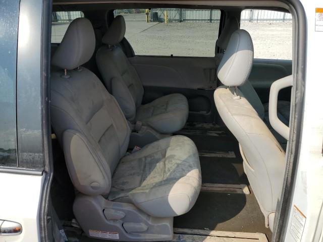 Photo 11 from auction – 2018 TOYOTA SIENNA XLE with VIN 5TDDZ3DC7JS204645