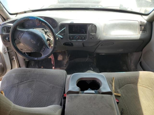 Photo 8 from auction – 2000 FORD F150 with VIN 1FTRX17W3YNB81029