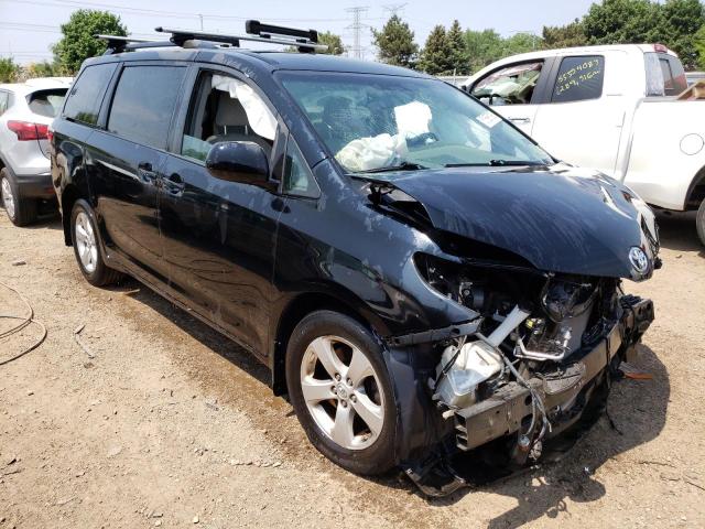 Photo 4 from auction – 2017 TOYOTA SIENNA LE with VIN 5TDKZ3DC6HS828535