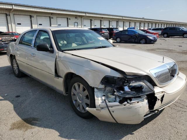 Photo 4 from auction – 2003 LINCOLN TOWN CAR C with VIN 1LNHM83W23Y667644