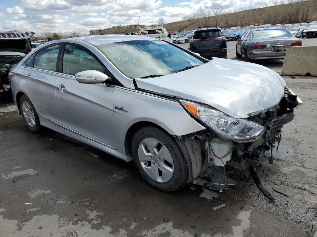 Photo 4 from auction – 2012 HYUNDAI SONATA HYB with VIN KMHEC4A46CA060526