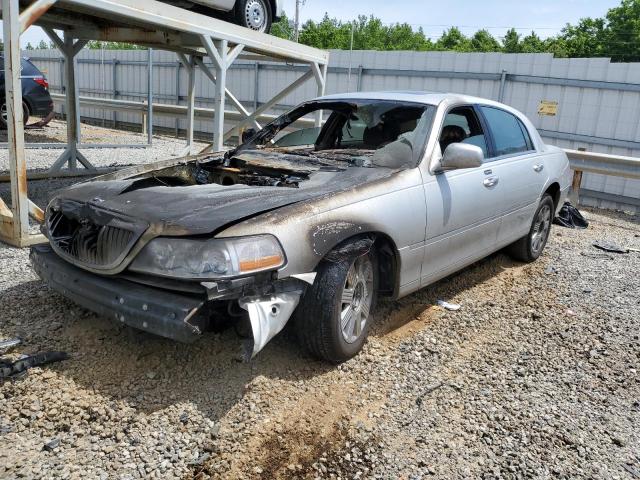Photo 1 from auction – 2004 LINCOLN TOWN CAR U with VIN 1LNHM83W94Y661955
