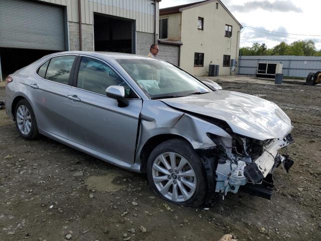 Photo 4 from auction – 2018 TOYOTA CAMRY L with VIN 4T1B11HK2JU108398