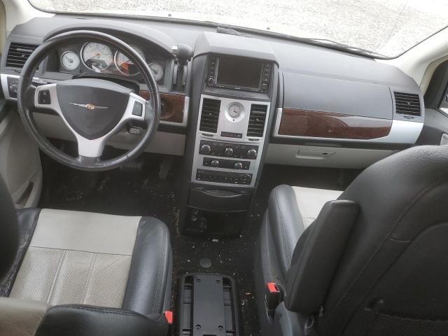 Photo 8 from auction – 2010 CHRYSLER TOWN & COU with VIN 2A4RR8DX8AR496203