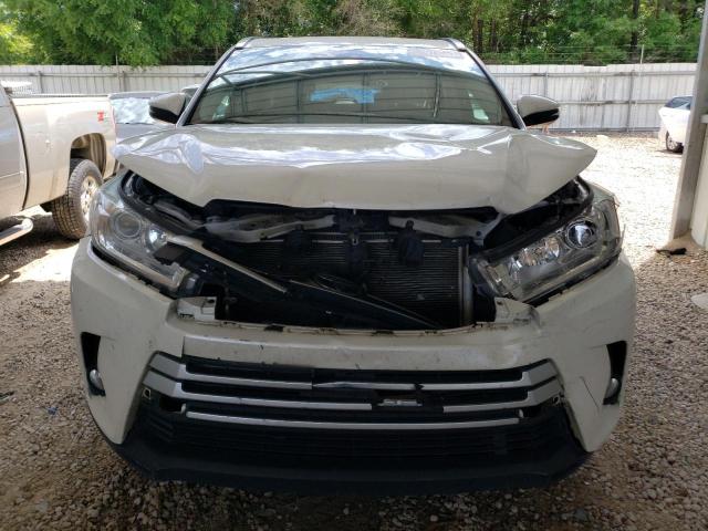 Photo 5 from auction – 2019 TOYOTA HIGHLANDER with VIN 5TDKZRFH0KS570631