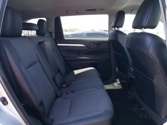 Photo 11 from auction – 2018 TOYOTA HIGHLANDER with VIN 5TDBZRFH3JS881100