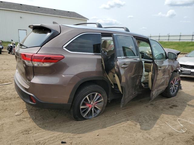 Photo 3 from auction – 2018 TOYOTA HIGHLANDER with VIN 5TDKZRFH8JS245238