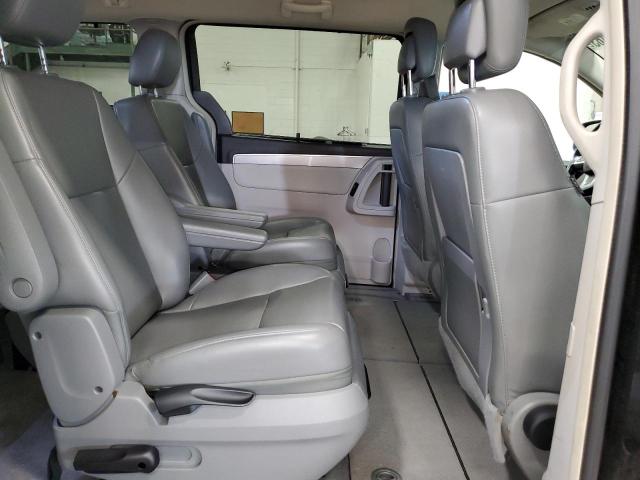 Photo 11 from auction – 2011 VOLKSWAGEN ROUTAN SE with VIN 2V4RW3DG8BR717467