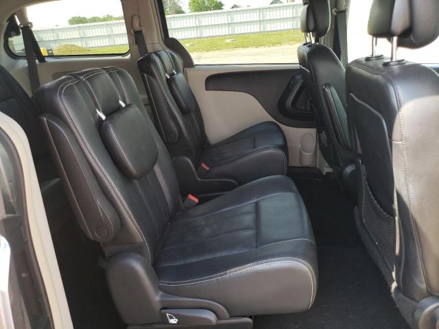 Photo 11 from auction – 2015 CHRYSLER TOWN & COU with VIN 2C4RC1BG4FR730653