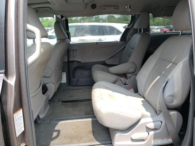 Photo 11 from auction – 2016 TOYOTA SIENNA XLE with VIN 5TDDK3DC1GS131771