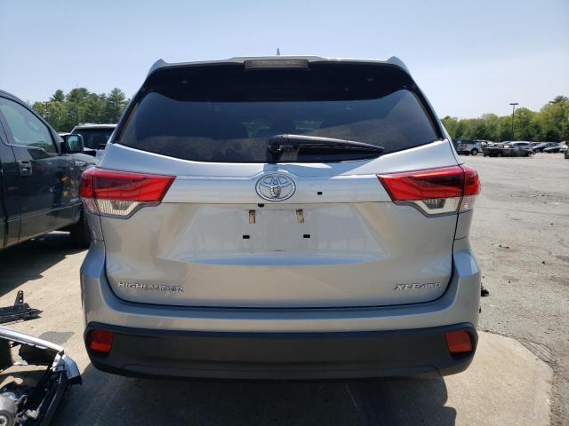 Photo 6 from auction – 2018 TOYOTA HIGHLANDER with VIN 5TDJZRFH8JS535135