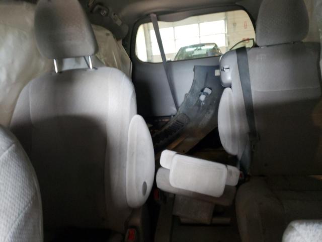 Photo 10 from auction – 2016 TOYOTA SIENNA LE with VIN 5TDKK3DC3GS742344