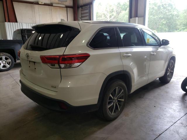Photo 3 from auction – 2018 TOYOTA HIGHLANDER with VIN 5TDKZRFHXJS531186