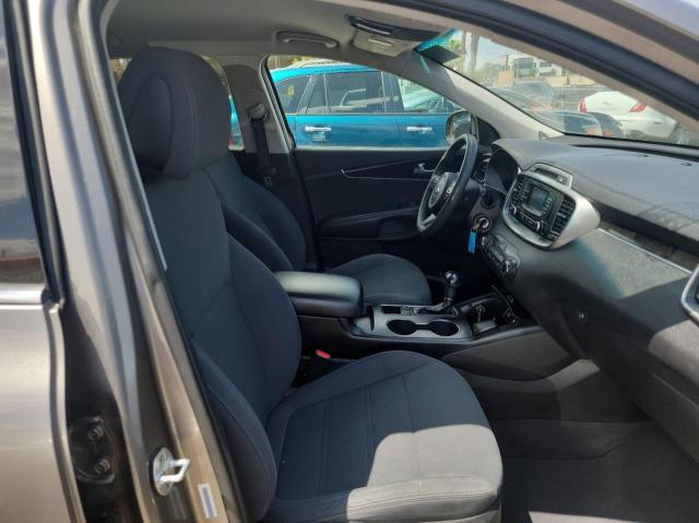 Photo 5 from auction – 2016 KIA SORENTO LX with VIN 5XYPG4A52GG009816