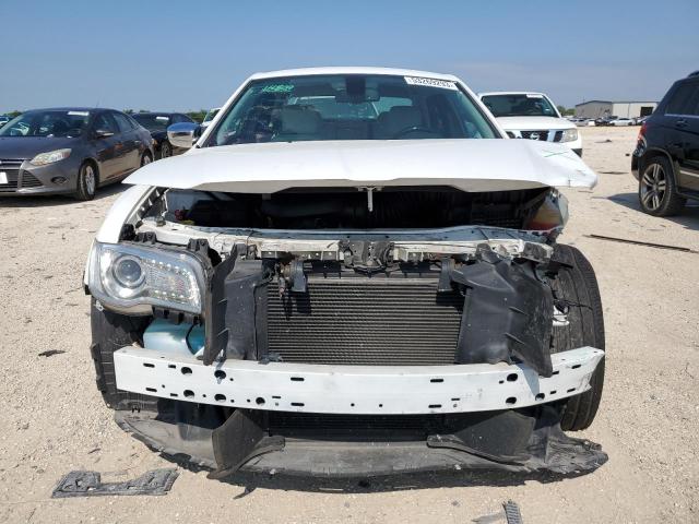 Photo 5 from auction – 2018 CHRYSLER 300 LIMITE with VIN 2C3CCAKG6JH177271
