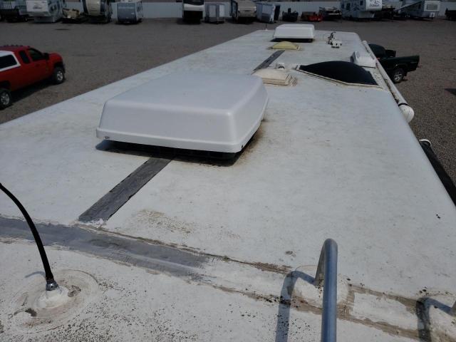Photo 9 from auction – 2003 HORA MOTORHOME with VIN 5B4MP67G233358292