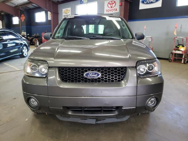 Photo 5 from auction – 2005 FORD ESCAPE LIM with VIN 1FMCU94145KB11702