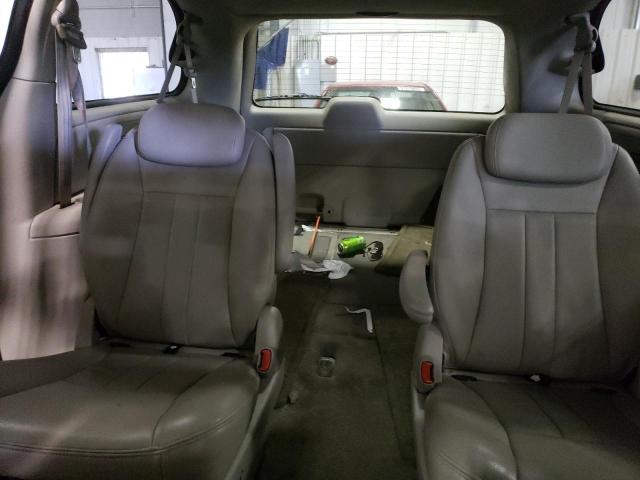 Photo 10 from auction – 2005 CHRYSLER TOWN & COU with VIN 2C4GP54L45R326554