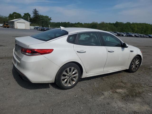 Photo 3 from auction – 2018 KIA OPTIMA LX with VIN 5XXGT4L33JG260119
