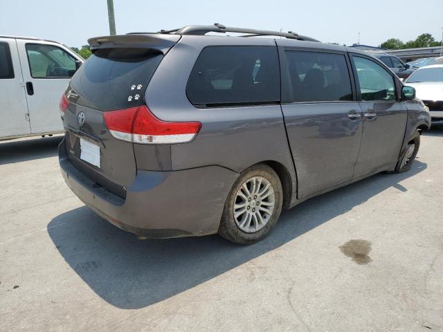 Photo 3 from auction – 2011 TOYOTA SIENNA XLE with VIN 5TDYK3DC5BS026192