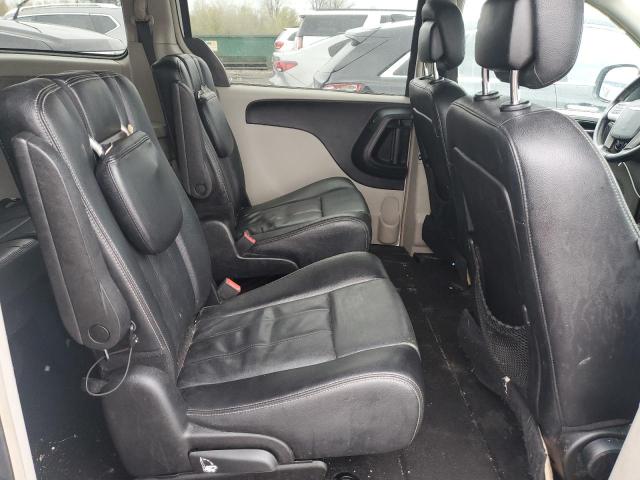 Photo 11 from auction – 2015 CHRYSLER TOWN & COU with VIN 2C4RC1BG1FR673084