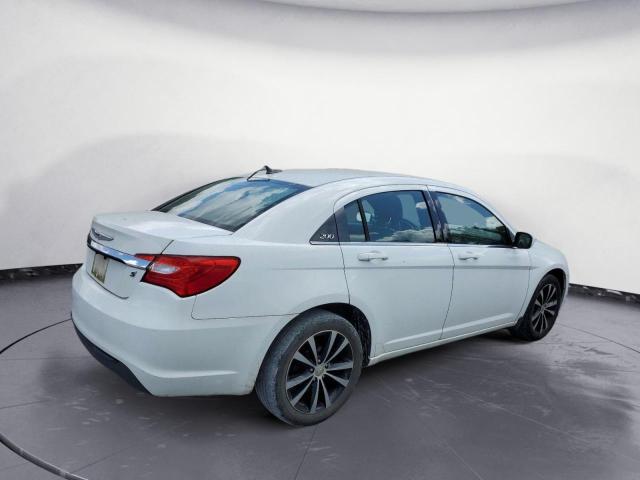 Photo 3 from auction – 2013 CHRYSLER 200 TOURIN with VIN 1C3CCBBB3DN512654