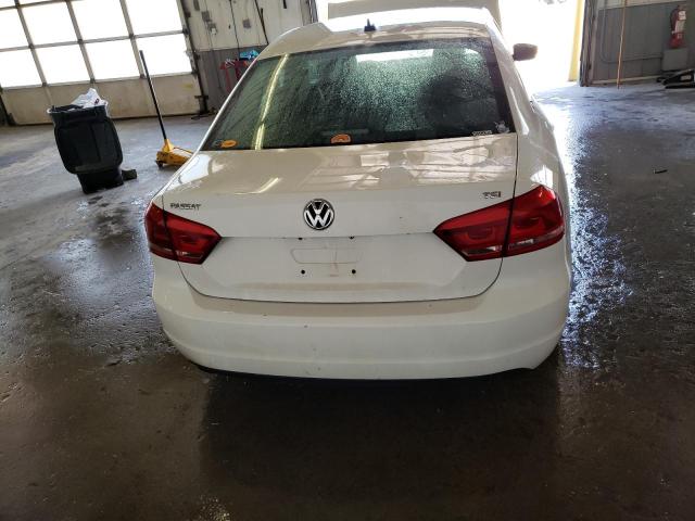 Photo 6 from auction – 2015 VOLKSWAGEN PASSAT S with VIN 1VWAT7A36FC020142
