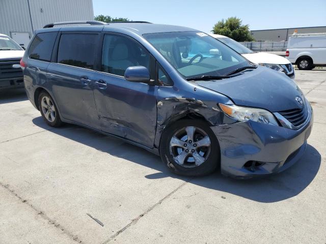 Photo 4 from auction – 2013 TOYOTA SIENNA LE with VIN 5TDKK3DC6DS352155