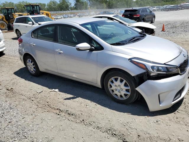 Photo 4 from auction – 2017 KIA FORTE LX with VIN 3KPFK4A7XHE098271