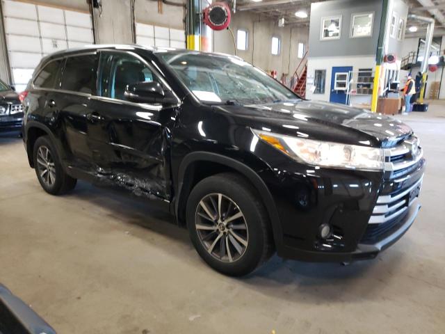 Photo 4 from auction – 2017 TOYOTA HIGHLANDER with VIN 5TDJZRFH9HS507791