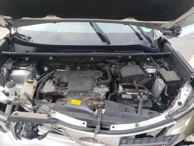 Photo 12 from auction – 2014 TOYOTA RAV4 XLE with VIN 2T3RFREV9EW131946