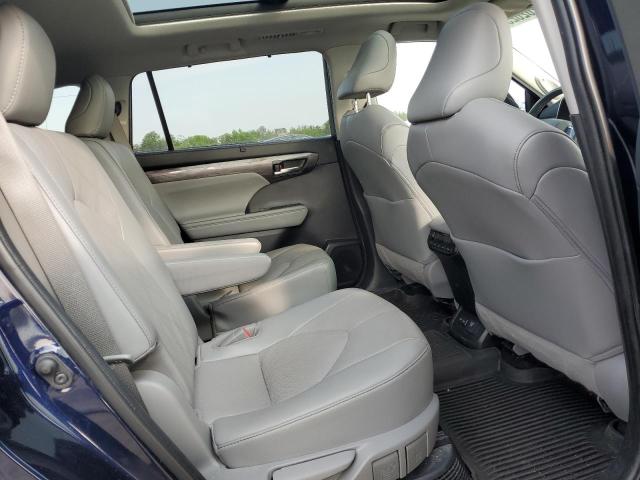 Photo 11 from auction – 2022 TOYOTA HIGHLANDER with VIN 5TDEBRCH4NS076900