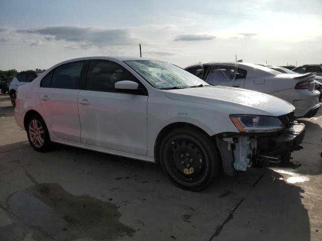 Photo 4 from auction – 2018 VOLKSWAGEN JETTA S with VIN 3VW2B7AJ0JM251700