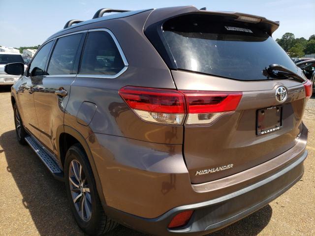 Photo 2 from auction – 2018 TOYOTA HIGHLANDER with VIN 5TDKZRFH3JS247074
