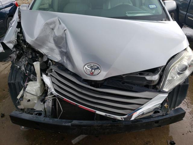 Photo 11 from auction – 2011 TOYOTA SIENNA XLE with VIN 5TDYK3DC9BS112671