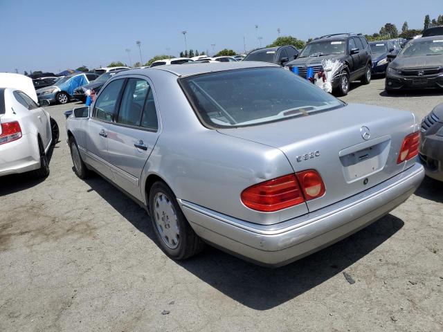 Photo 2 from auction – 1999 MERCEDES-BENZ E 320 with VIN WDBJF65H7XA775256